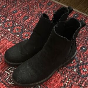 Women’s Chelsea Boots